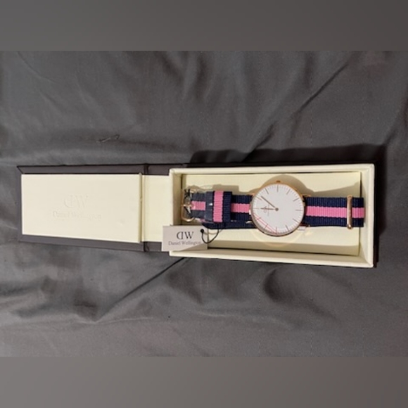 Watch - Picture 3 of 3